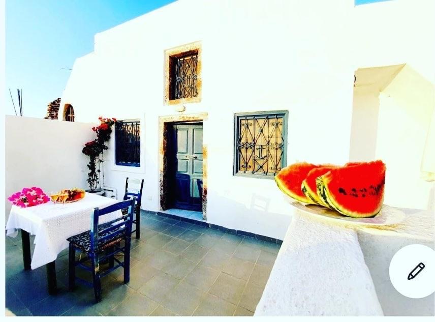 Sunset Queen In Oia Oia (Santorini)