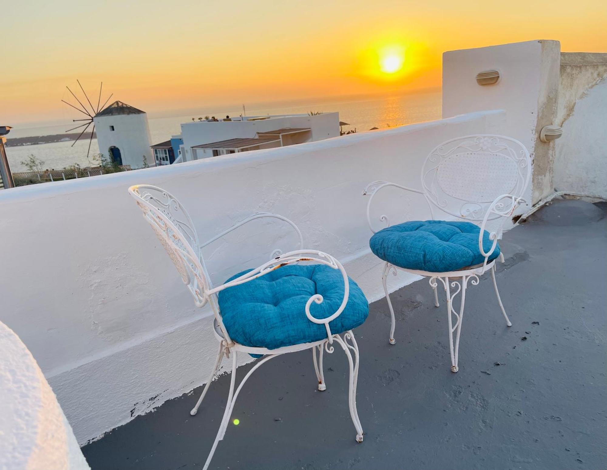 Sunset Queen In Oia